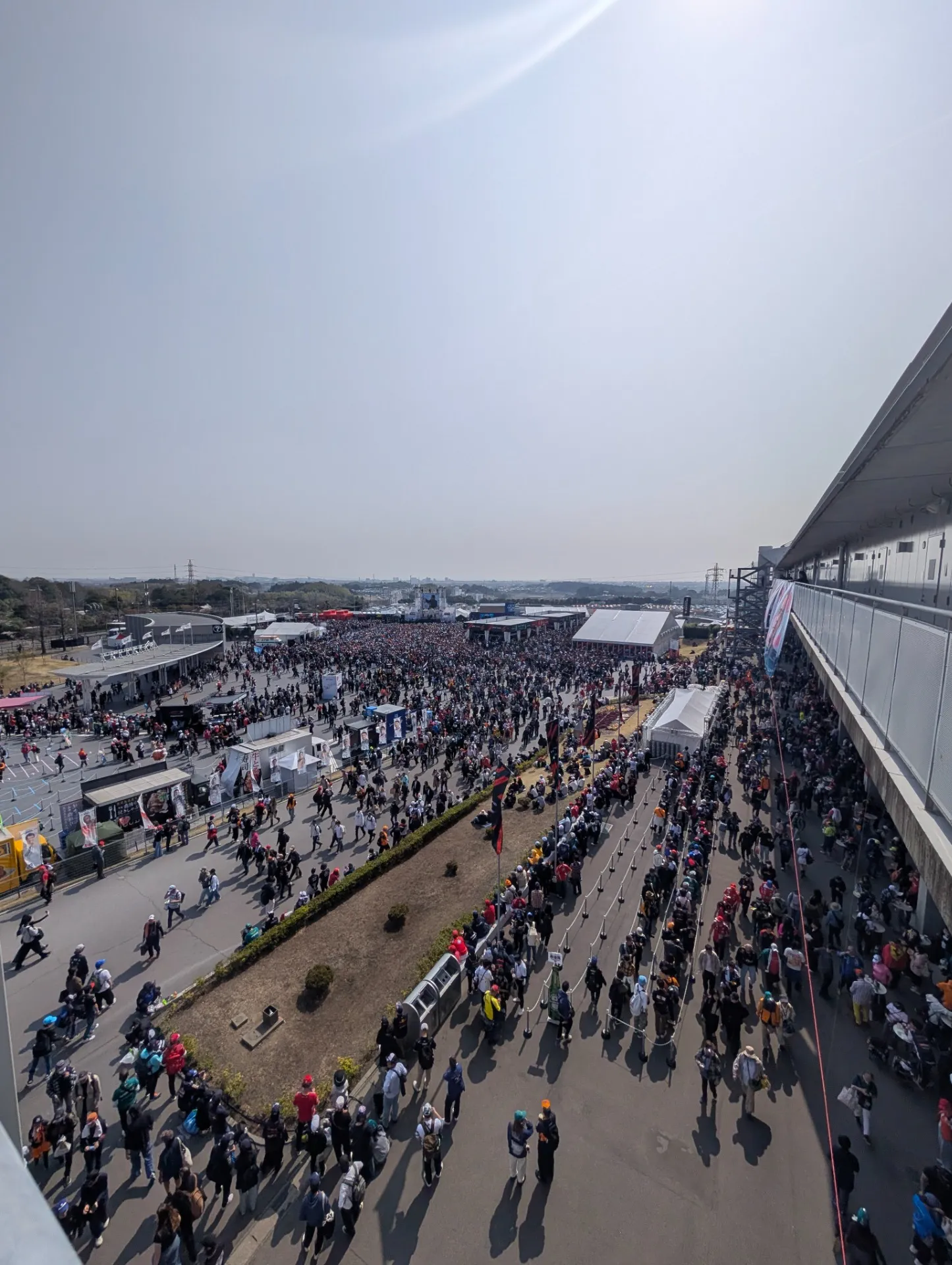 鈴鹿サーキットの金、土曜日の様子